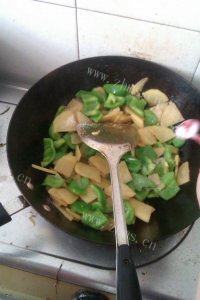 家常菜土豆炒鸡蛋做法图解7)