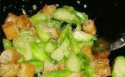 丝瓜炒油条