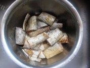 香糯的煎带鱼做法图解2)