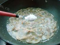 家常菜平菇肉片汤做法图解7)
