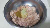 芳香四溢的猪肉韭菜饺子做法图解4)