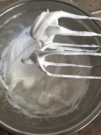 自制蔓越莓戚风蛋糕做法图解6)