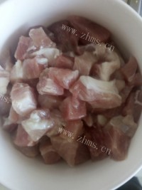 美味的肉段烧茄子做法图解2)