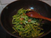 「自创」豆角炒肉做法图解9)