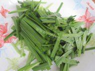 土豆丝炒韭菜做法图解2)