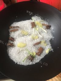 美味的盐焗大虾做法图解3)