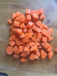 美味的红烧肉焖饭做法图解3)