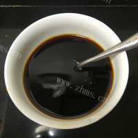 美味的瘦肉鸡蛋肠粉做法图解4)