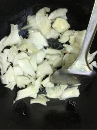 干豆腐炒白菜木耳做法图解5)