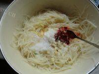 「家有大厨」凉拌土豆丝做法图解4)