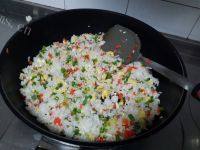 自己做的蛋炒饭做法图解10)