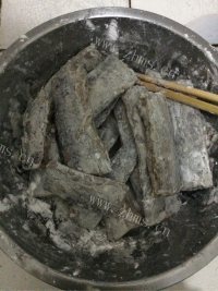 唇齿留香的干炸带鱼做法图解2)