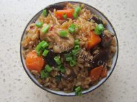 色味俱佳的香菇鸡腿焖饭做法图解16)