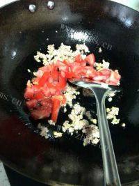 特色西红柿肉末闷豆腐做法图解4)
