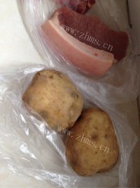 营养丰富的土豆烧肉做法图解1)