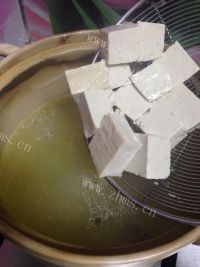 美味的骨汤冬瓜丸子煲做法图解18)
