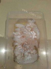 新鲜的芦笋鱼片做法图解3)