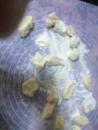 美味的香菇肉末生煎包子做法图解7)
