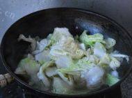 白菜炖冻豆腐「首发」做法图解6)