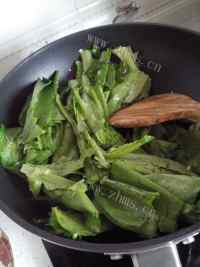 家常菜蒜香油麦菜做法图解7)