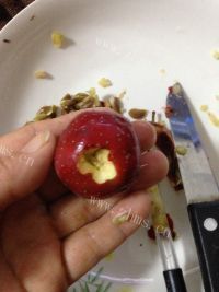 美味的自制山楂果脯做法图解1)