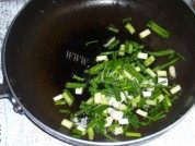 美味的酱香土豆丝做法图解2)