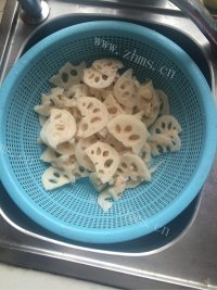 美味的清炒藕片做法图解1)