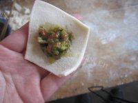 自己做的韭菜猪肉馄饨做法图解9)
