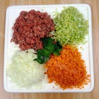 可口的意大利肉酱意粉做法图解2)