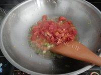 鲜香的西红柿蛋炒饭做法图解8)