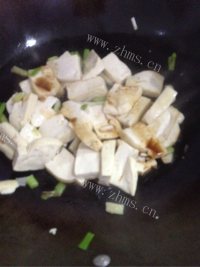 自制葱爆豆腐做法图解5)