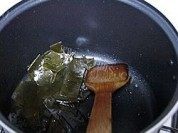 美味的土豆海带汤做法图解3)