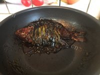 美味的葱烤鲫鱼