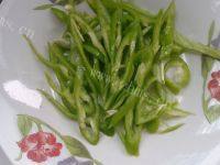 家常菜辣炒豆角做法图解1)