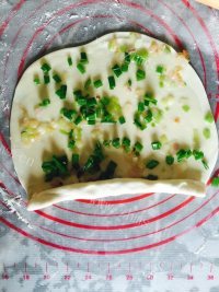 香飘十里的葱油饼做法图解7)