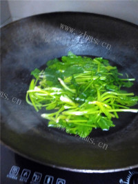 美味的凉拌菠菜做法图解6)