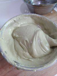 美味的抹茶蜜豆小蛋糕做法图解8)
