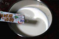 DIY自制原味酸奶做法图解3)