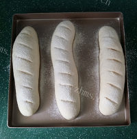 美味的原味法棍做法图解11)