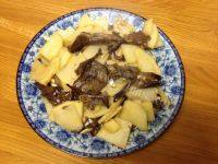 家常菜土豆片炒蘑菇