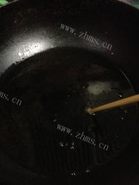 家常返砂芋头做法图解3)