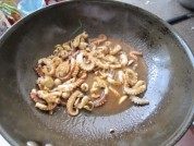美味的爆炒八爪鱼做法图解4)