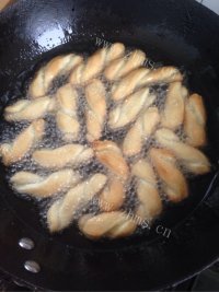 自制香酥小麻花做法图解5)