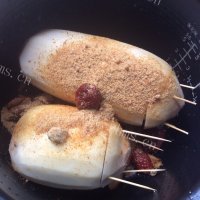 可口的桂花糯米藕做法图解5)