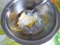 自制焦糖苹果派做法图解2)