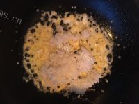 美味的焗蛋炒饭做法图解2)