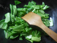 风味独特的咖喱腐竹菜芯做法图解3)