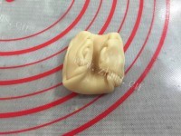 诱人的蛋黄酥做法图解26)