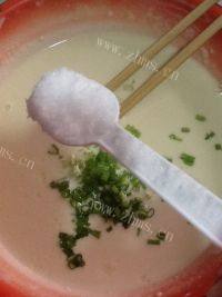 味道香醇的香葱鸡蛋饼做法图解5)