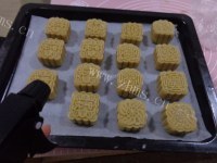 自制五仁月饼做法图解19)